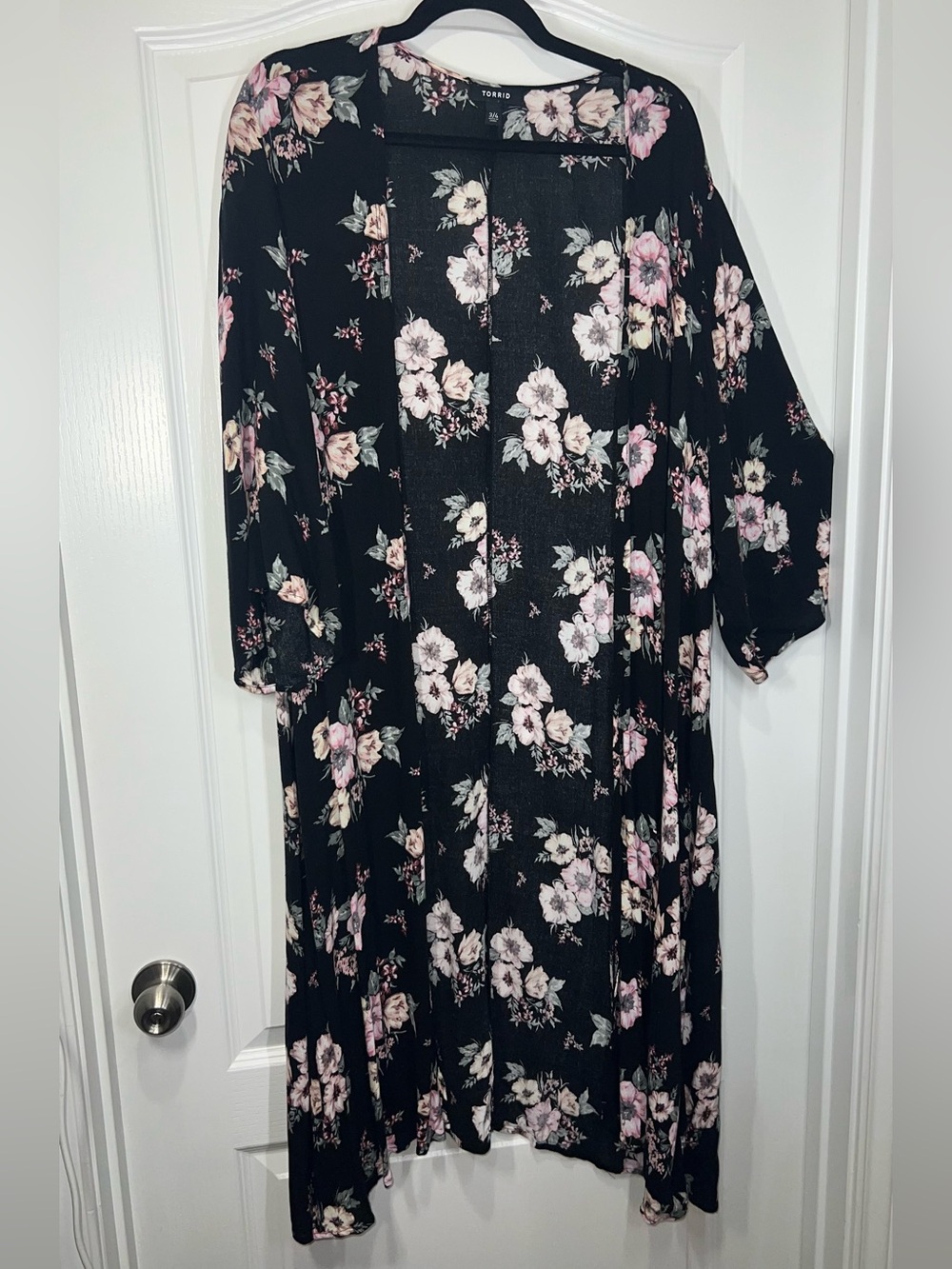 Torrid Black Floral ¾ Sleeve Open Front Long Kimono Women’s Size 3/4XL